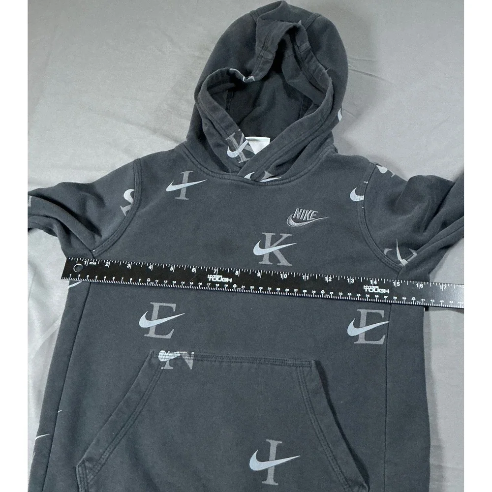 Nike Sportswear Boys Small Black Alphanumeric Logo Print Hoodie DX5699-010